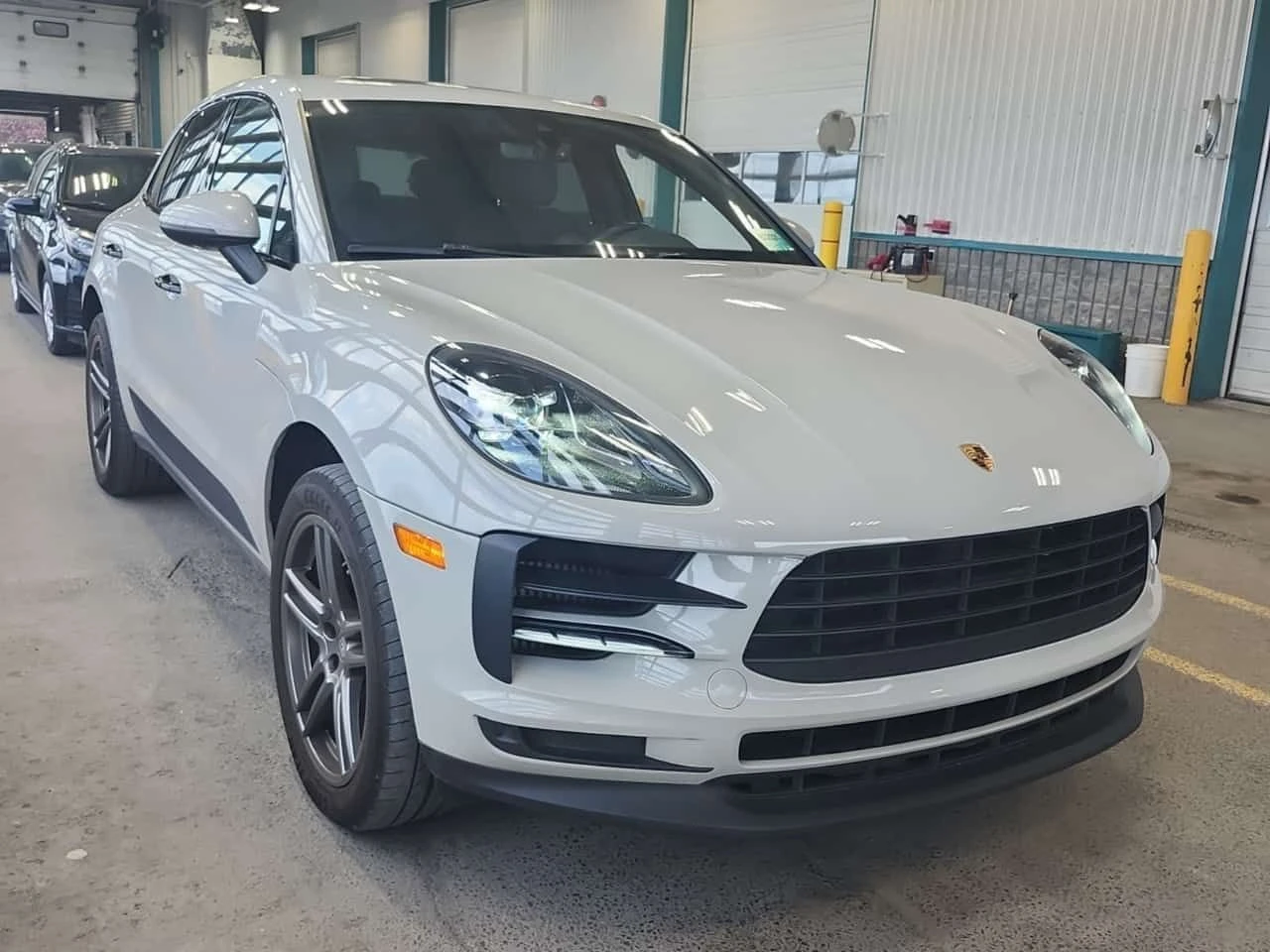 Porsche Macan * S * NARDO GRAY * ПЕРФЕКТНО СЕРВИЗИРАНА * , снимка 2 - Автомобили и джипове - 55218934
