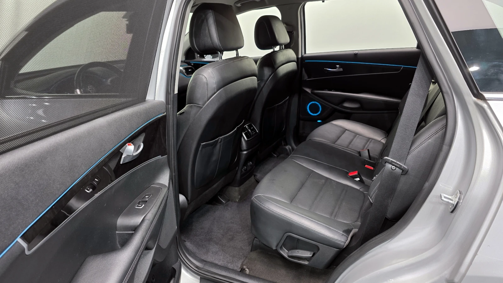 Kia Sorento 2.0* ПОДГРЕВ ВОЛАН* КРАЙНА ЦЕНА, снимка 12 - Автомобили и джипове - 56025287