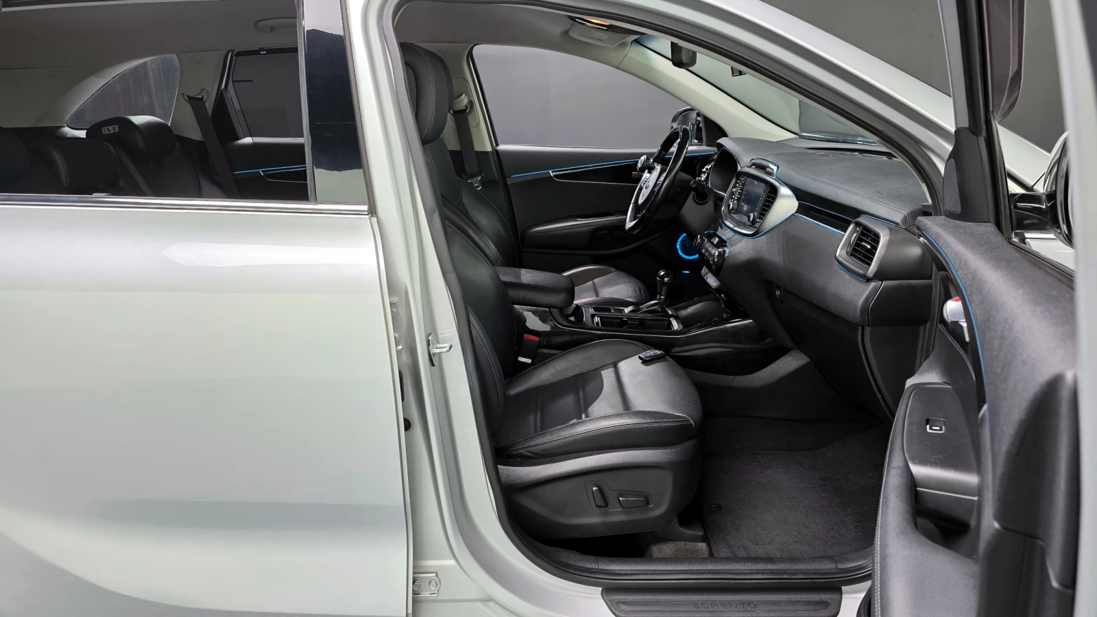 Kia Sorento 2.0* ПОДГРЕВ ВОЛАН* КРАЙНА ЦЕНА, снимка 10 - Автомобили и джипове - 56025287