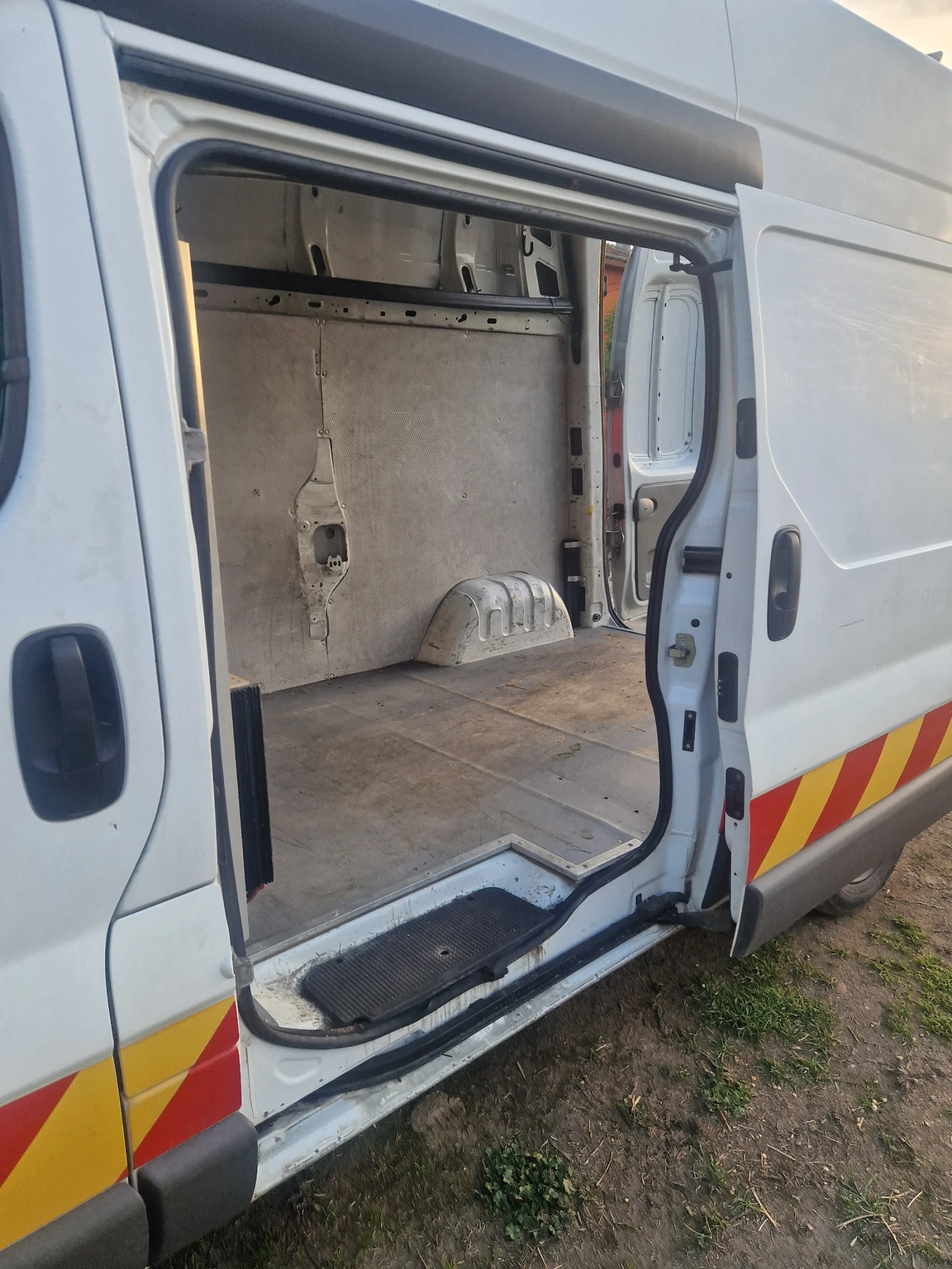 Opel Vivaro  - изображение 8