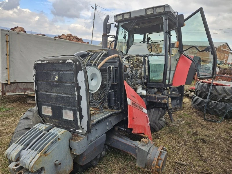 Трактор Massey 8150  НА ЧАСТИ, снимка 1 - Селскостопанска техника - 44511013