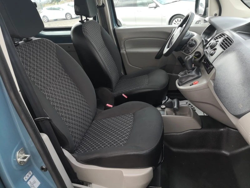 Renault Kangoo 1.6i, снимка 9 - Автомобили и джипове - 46238498