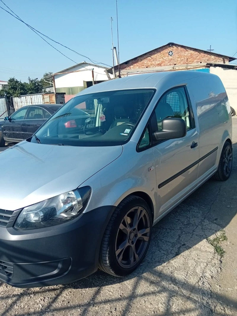 VW Caddy 1.6 TDI, снимка 2 - Автомобили и джипове - 46296519