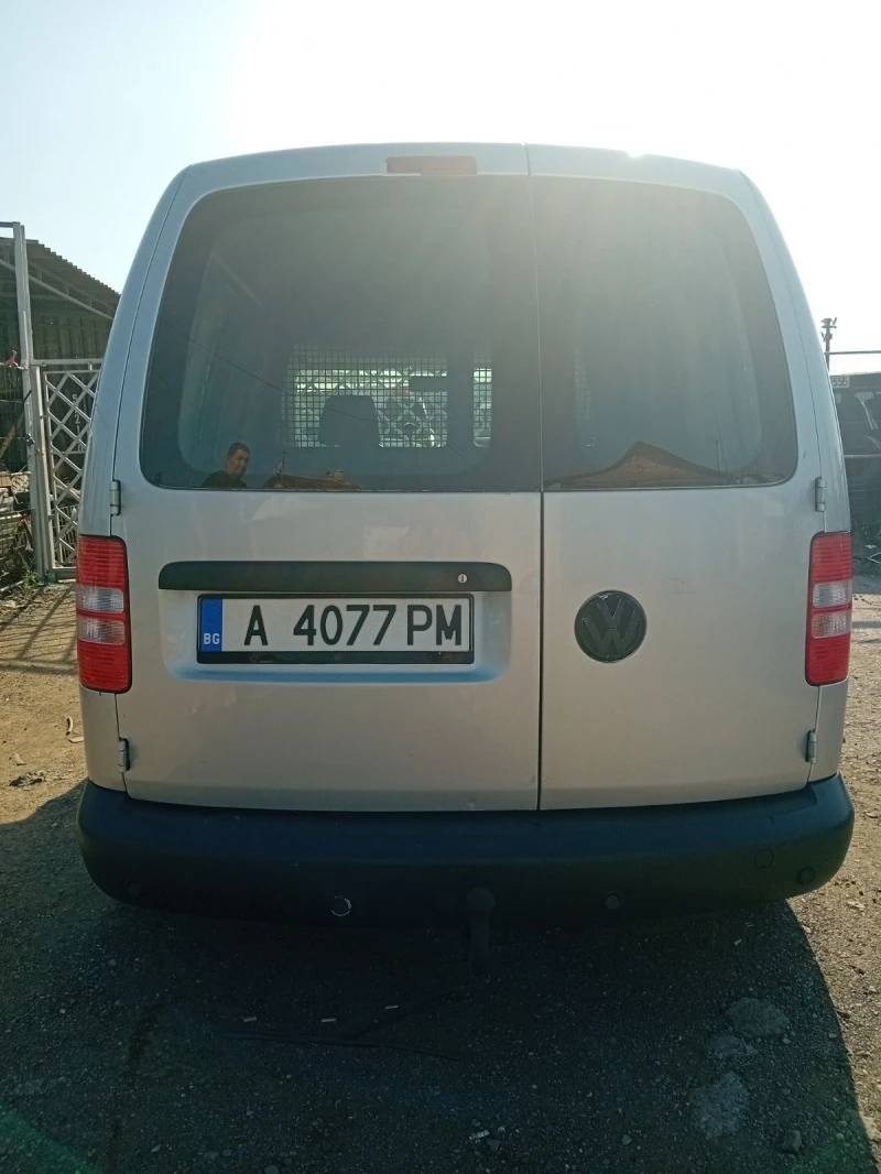 VW Caddy 1.6 TDI, снимка 4 - Автомобили и джипове - 46296519