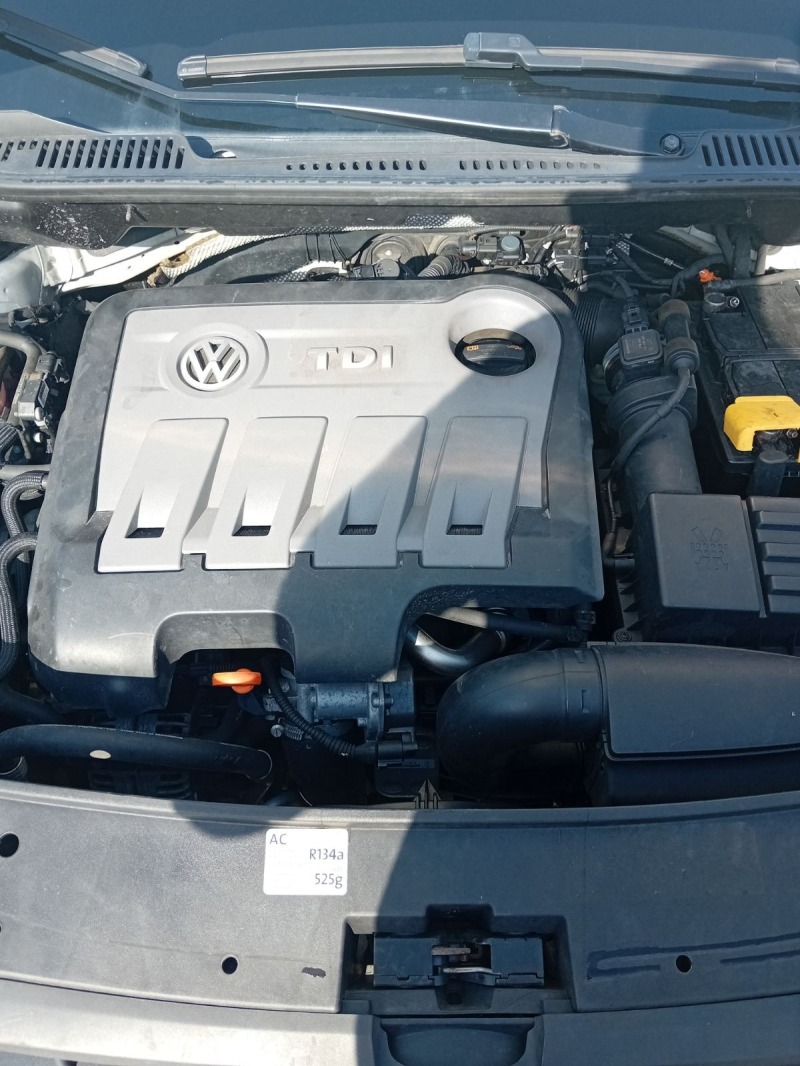VW Caddy 1.6 TDI, снимка 9 - Автомобили и джипове - 46296519