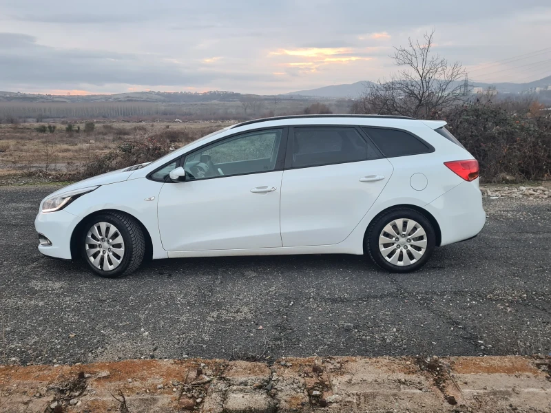 Kia Ceed Камера, навигация, снимка 2 - Автомобили и джипове - 48390823