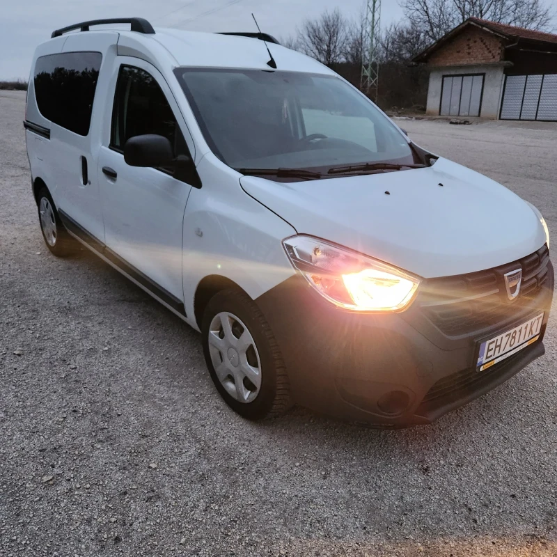 Dacia Dokker Фабрична газ, снимка 1 - Автомобили и джипове - 48802645