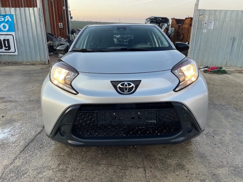 Toyota Aygo 1.0 VVT-i , снимка 2 - Автомобили и джипове - 48854531