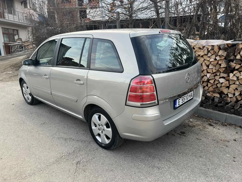 Opel Zafira 2.2 Direct Бензин, снимка 3 - Автомобили и джипове - 48896558