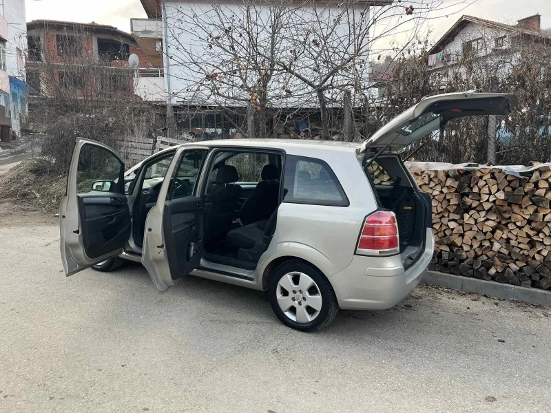 Opel Zafira 2.2 Direct Бензин, снимка 7 - Автомобили и джипове - 48896558