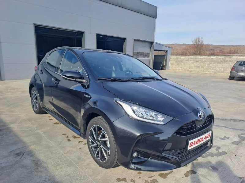 Toyota Yaris 1, 5 HYRID, снимка 7 - Автомобили и джипове - 49234693