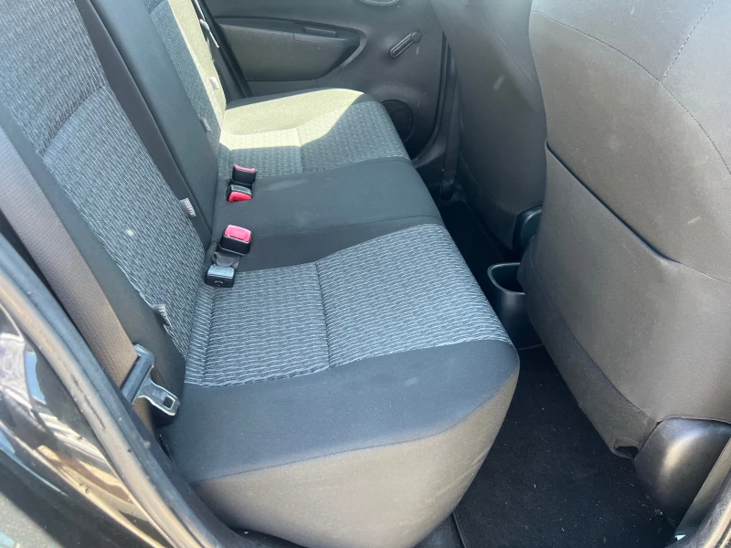 Toyota Yaris 1.0 VVTI, снимка 14 - Автомобили и джипове - 50973515