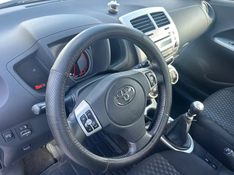 Toyota Urban Cruiser 1.4D4D* 4x4* KLIMA* REALNI KM* , снимка 9 - Автомобили и джипове - 51540200