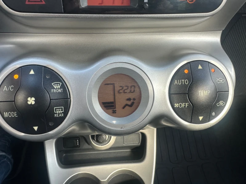 Toyota Urban Cruiser 1.4D4D* 4x4* KLIMA* REALNI KM* , снимка 13 - Автомобили и джипове - 51540200