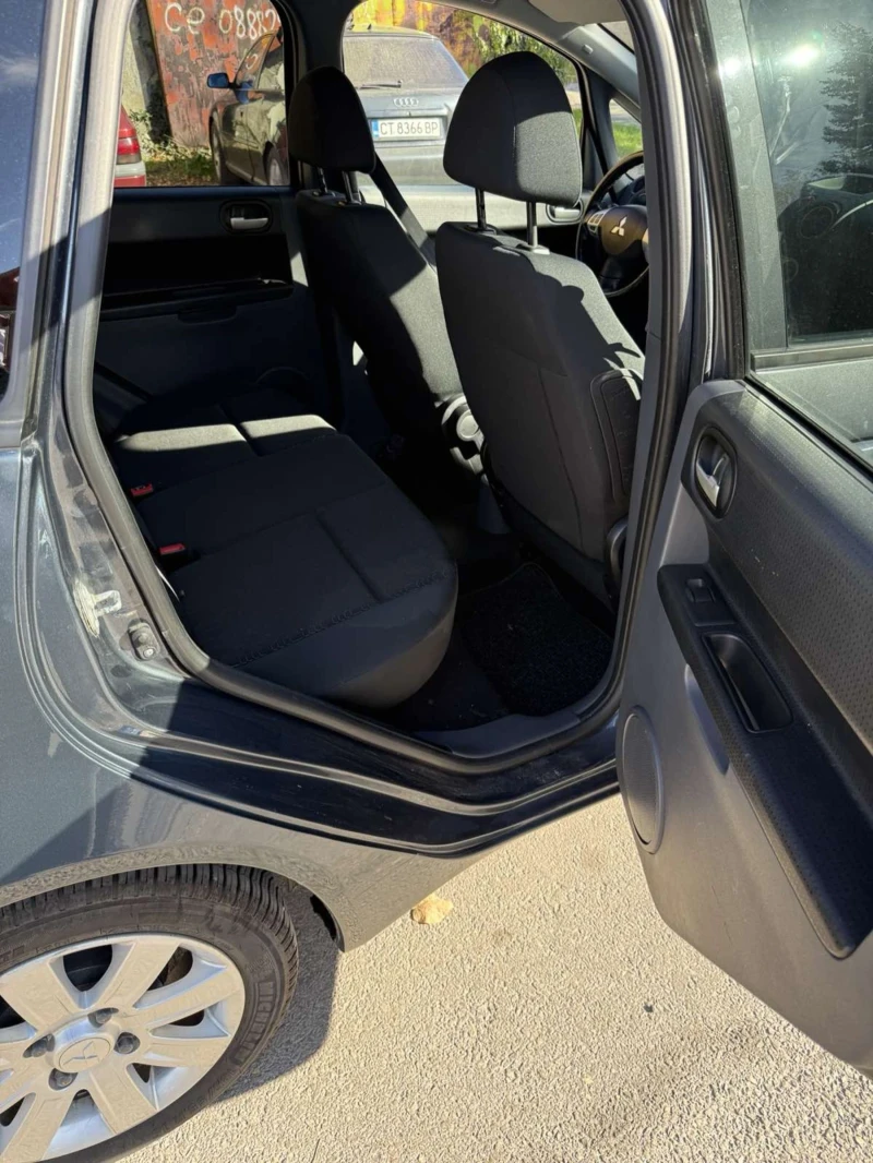 Mitsubishi Colt, снимка 15 - Автомобили и джипове - 52309792