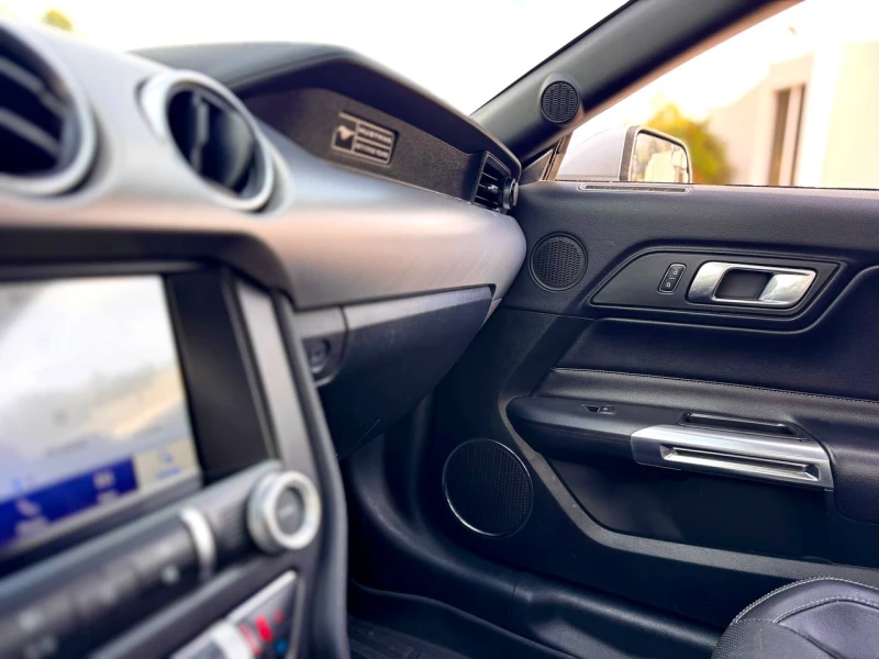 Ford Mustang EcoBoost Premium Convertible, снимка 17 - Автомобили и джипове - 52588079