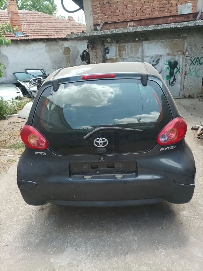 Toyota Aygo 1.0 бензин. 1KR. , снимка 13 - Автомобили и джипове - 52943722