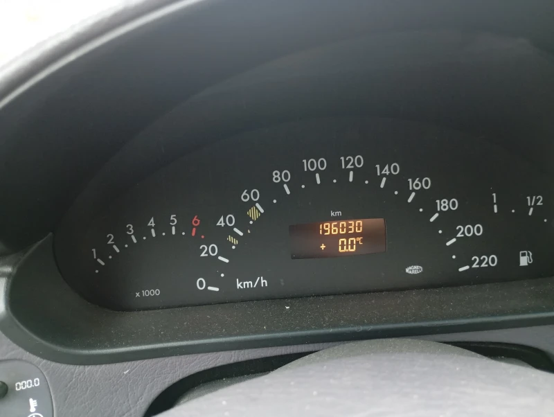 Mercedes-Benz A 160 1.6, снимка 10 - Автомобили и джипове - 53570383