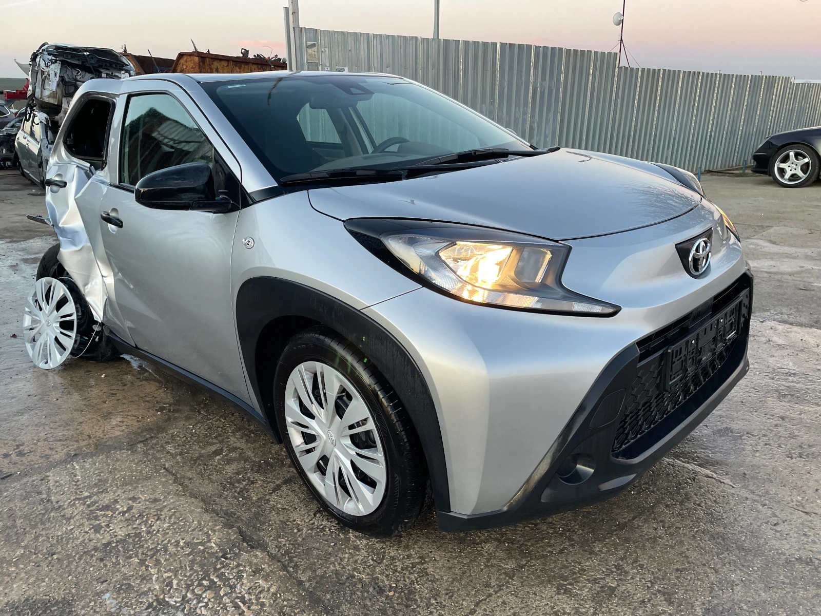 Toyota Aygo 1.0 VVT-i , снимка 1