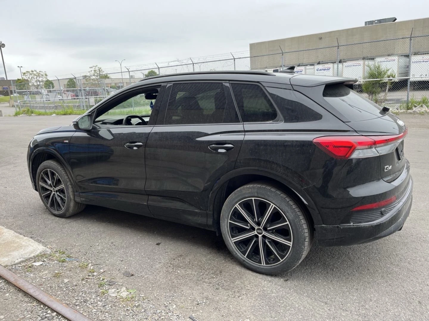 Audi E-Tron Q4 S Line * 50 Quattro - изображение 4