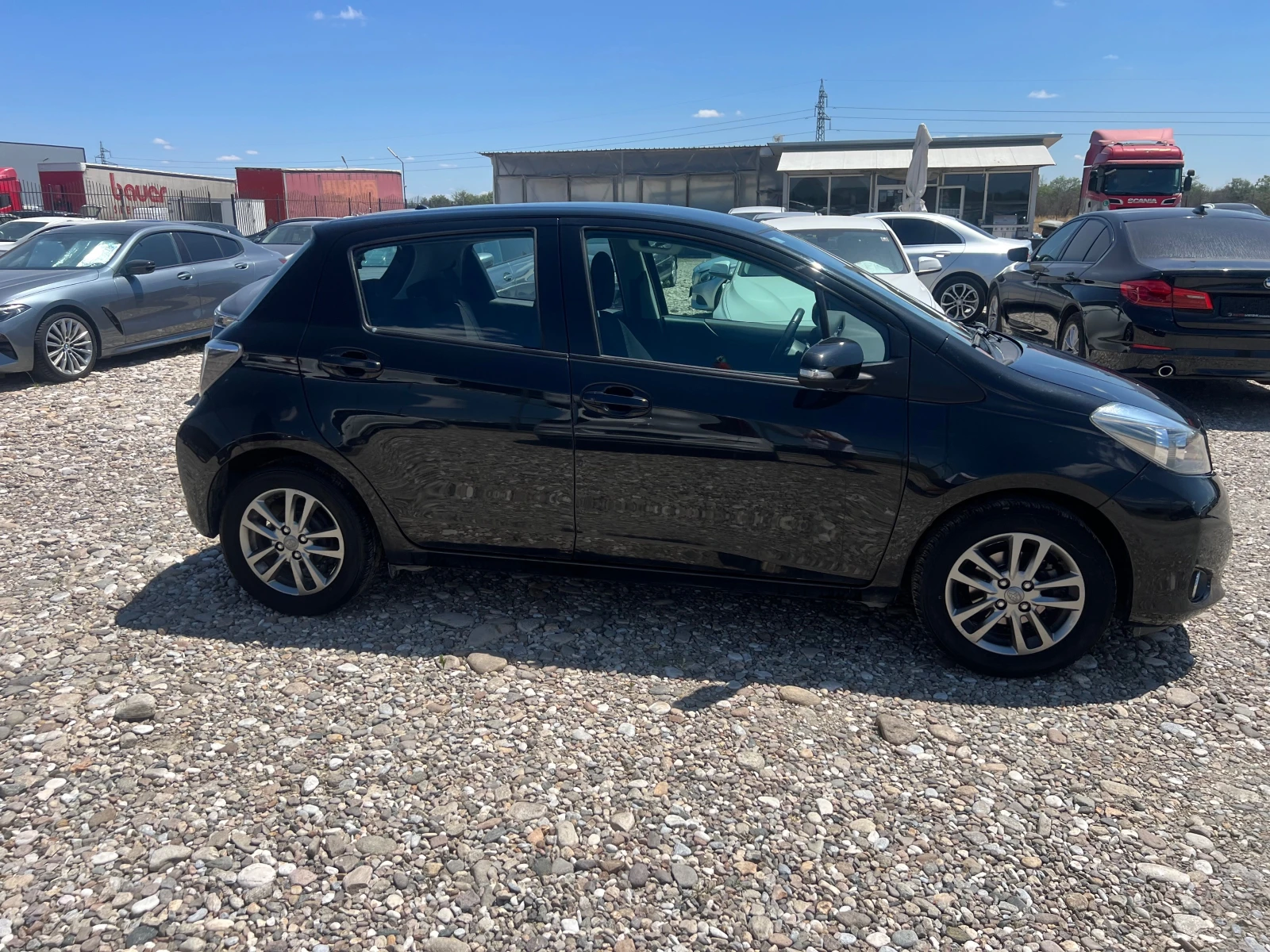 Toyota Yaris 1.0 VVTI - изображение 4