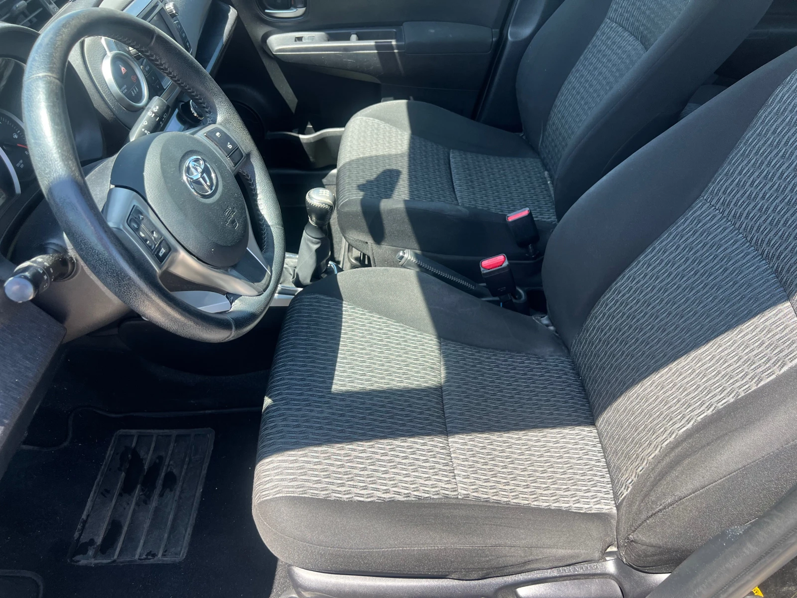Toyota Yaris 1.0 VVTI - изображение 9