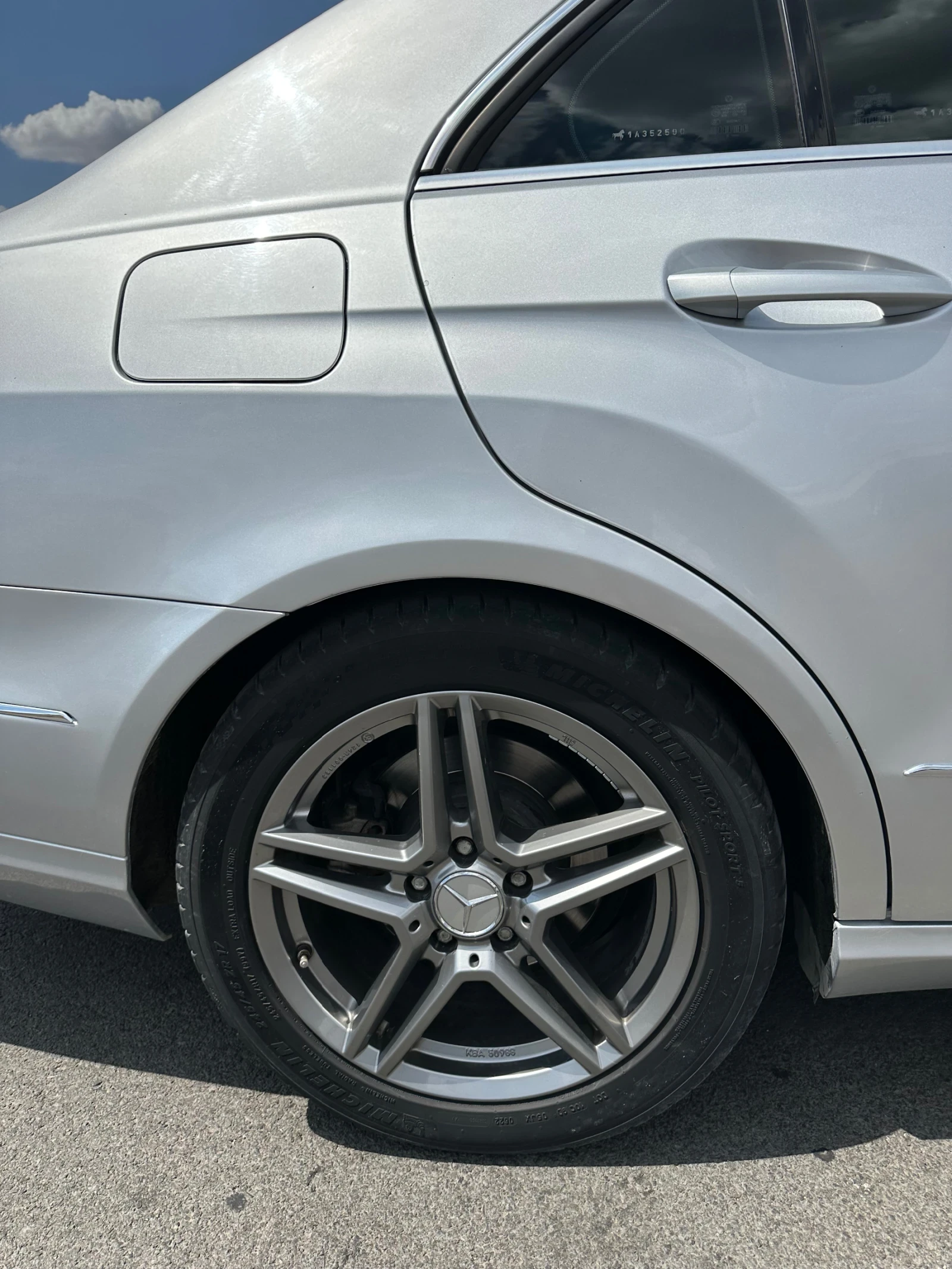 Mercedes-Benz E 350  - изображение 8