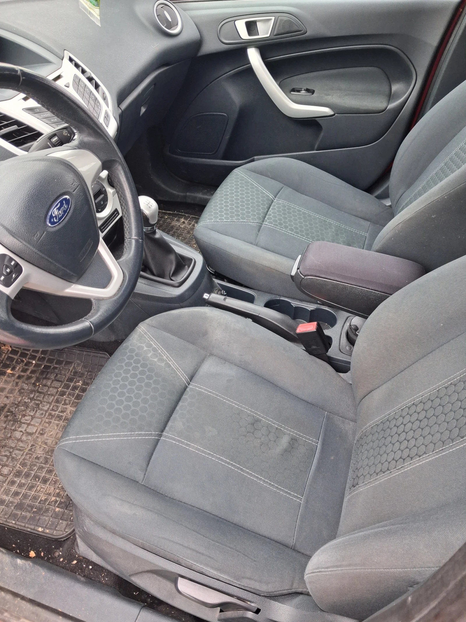 Ford Fiesta 1.6 tdci - изображение 10