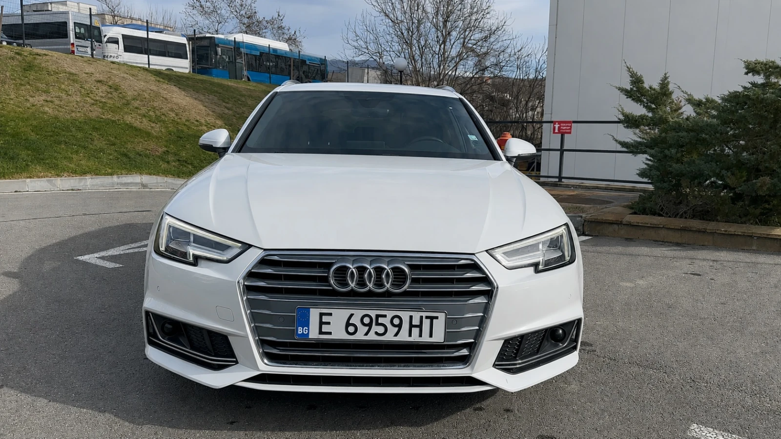 Audi A4 VIRTUAL* 2X S-LINE* LED-MATRIX* 190hp* AMBIENT* , снимка 2 - Автомобили и джипове - 52741106
