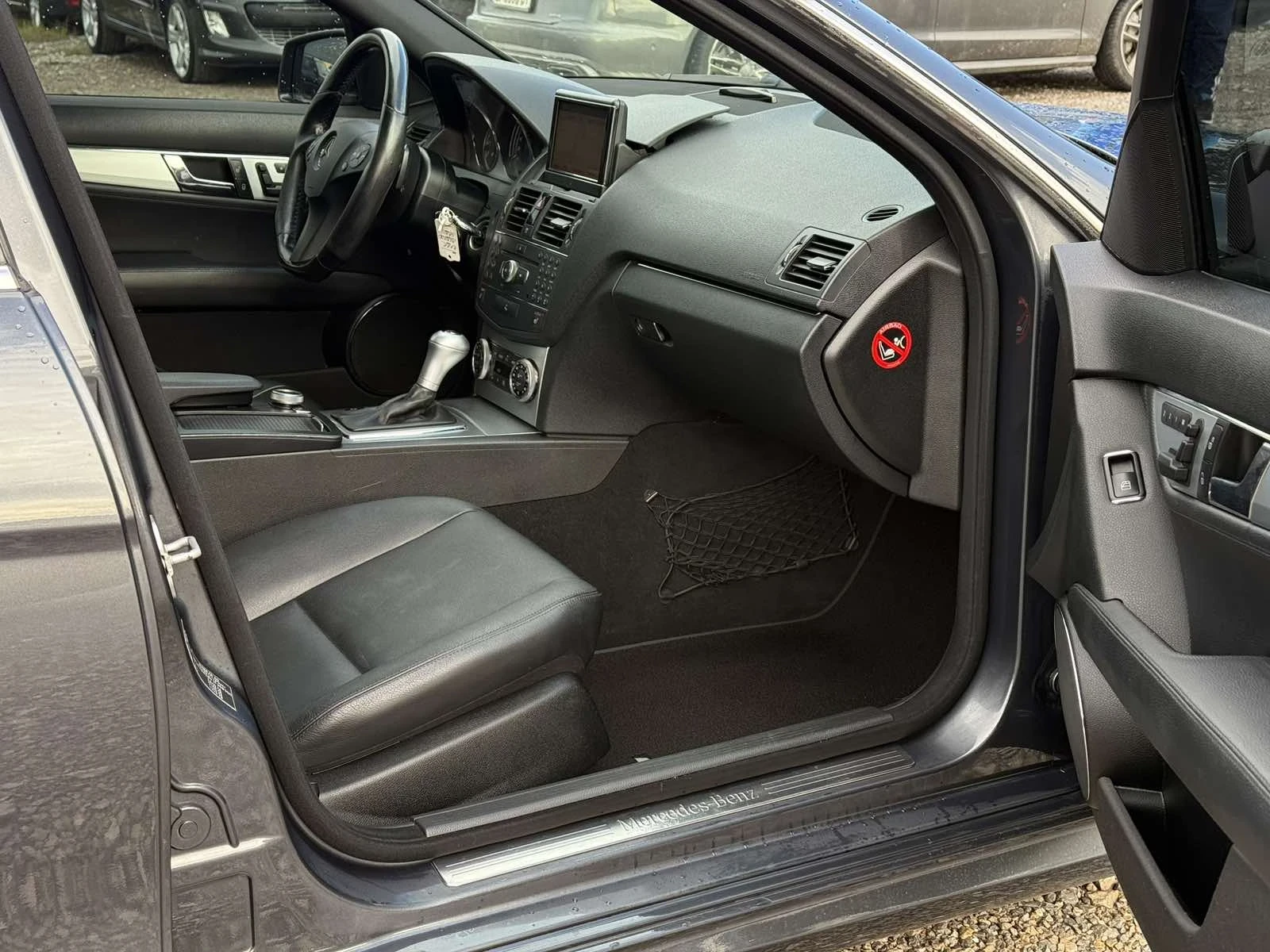 Mercedes-Benz C 350 CDI 231кс * AMG * Навигация * Swiss * 4-Matic * , снимка 12 - Автомобили и джипове - 53772933