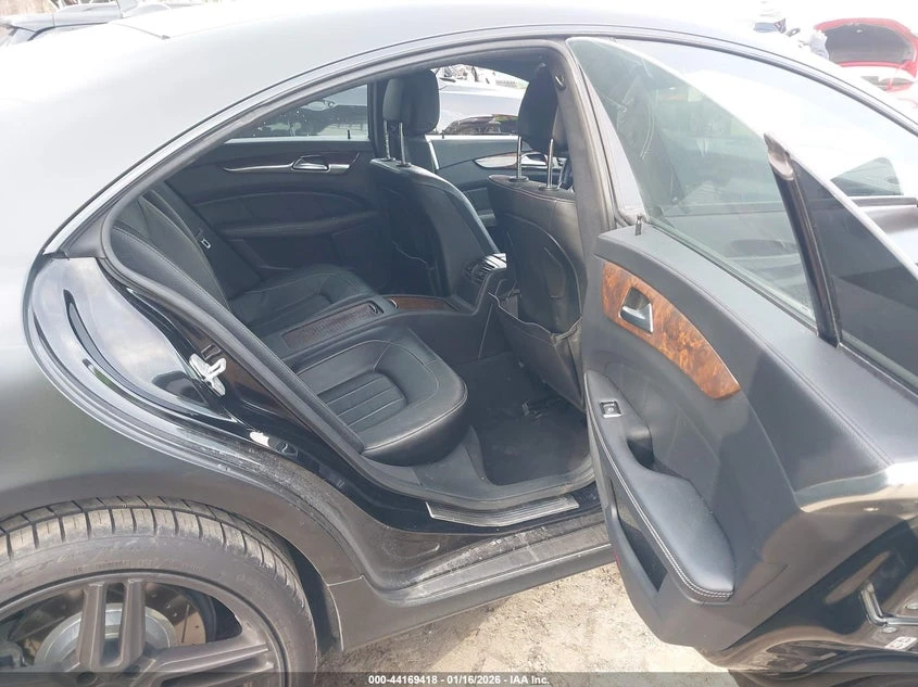 Mercedes-Benz CLS 550 4.6l 4Matic, снимка 8 - Автомобили и джипове - 53831460