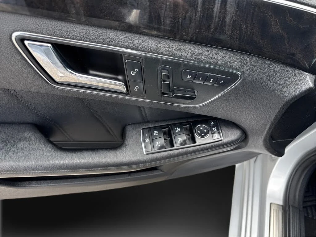 Mercedes-Benz E 500 AMG* 4Matic* Обдухване* Масаж* Harman Kardon, снимка 11 - Автомобили и джипове - 54441218