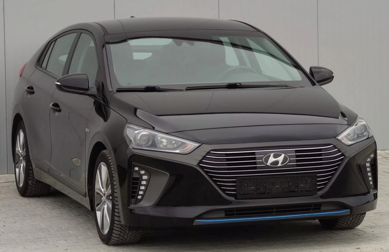 Hyundai Ioniq * EXCLUSIVE* 