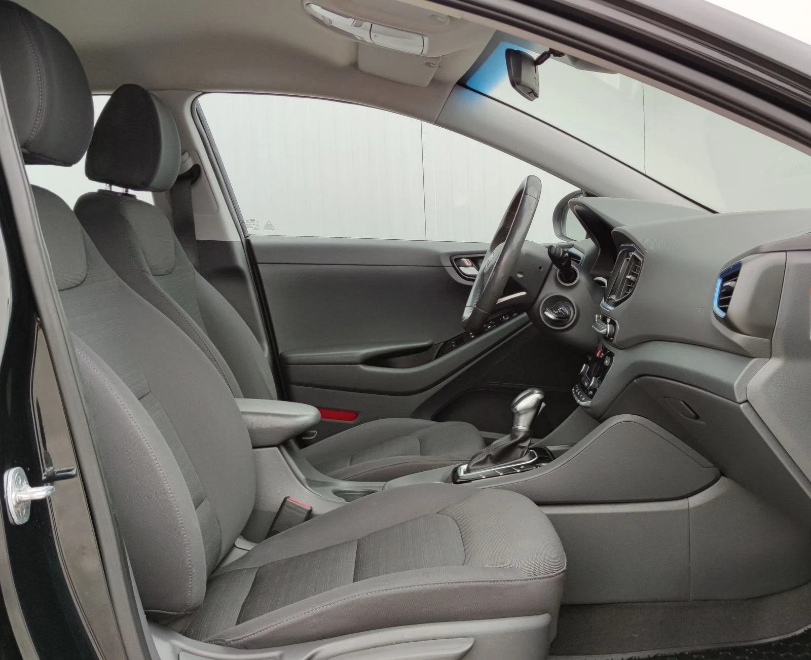 Hyundai Ioniq * EXCLUSIVE* , снимка 12 - Автомобили и джипове - 54479047