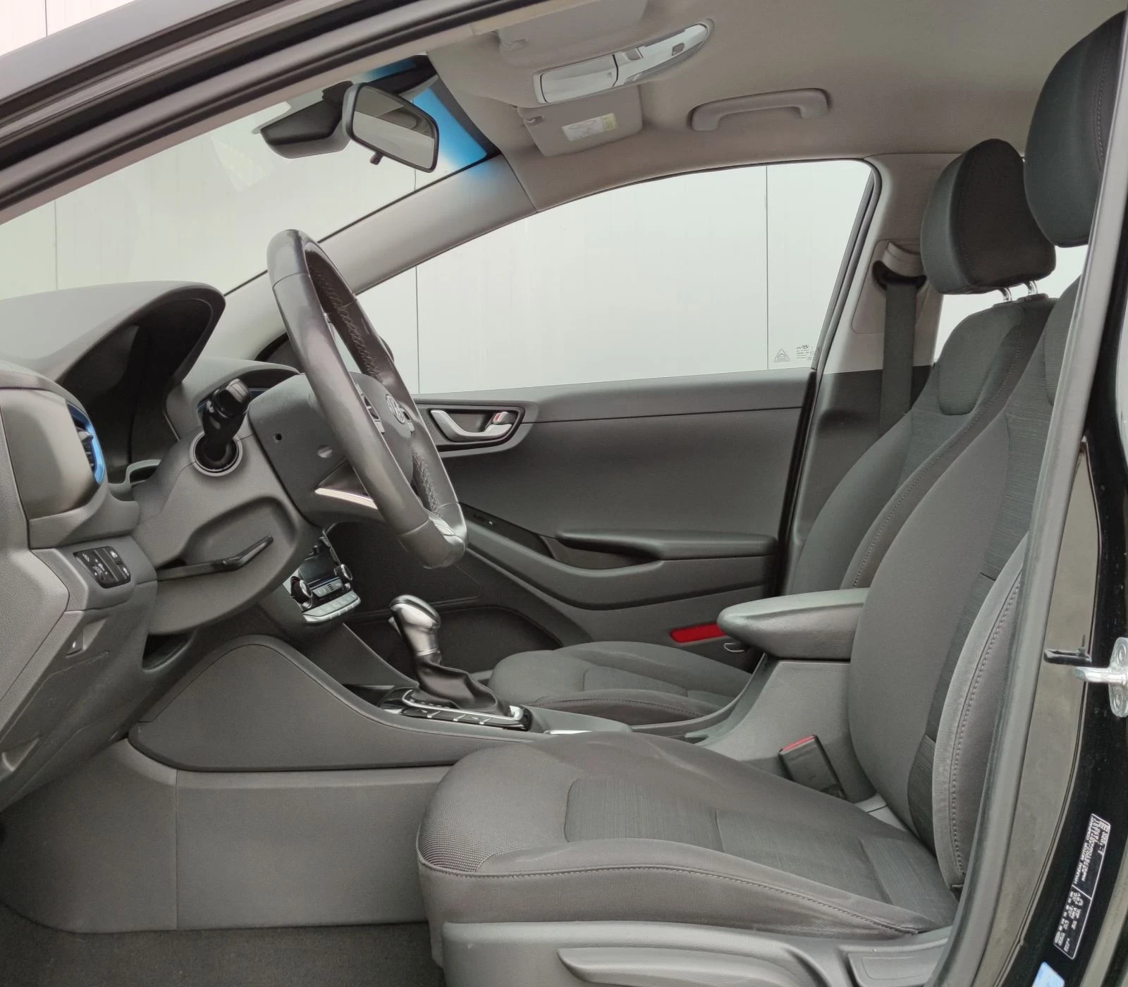 Hyundai Ioniq * EXCLUSIVE* , снимка 9 - Автомобили и джипове - 54479047