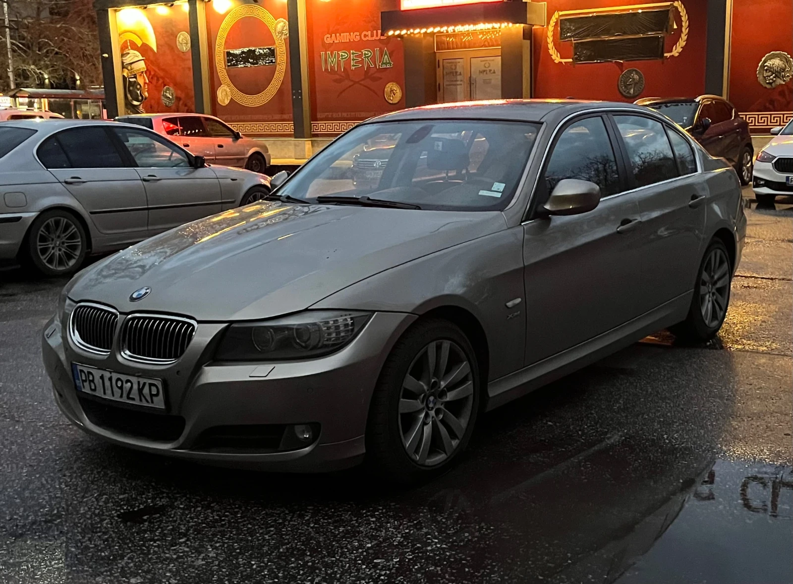 BMW 330 Xdrive LCI N57 NAVI, снимка 15 - Автомобили и джипове - 54621999