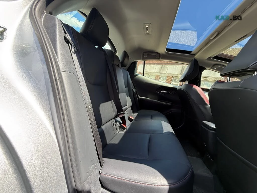 Toyota Prius Prime XSE FWD PHEV, снимка 17 - Автомобили и джипове - 55172619