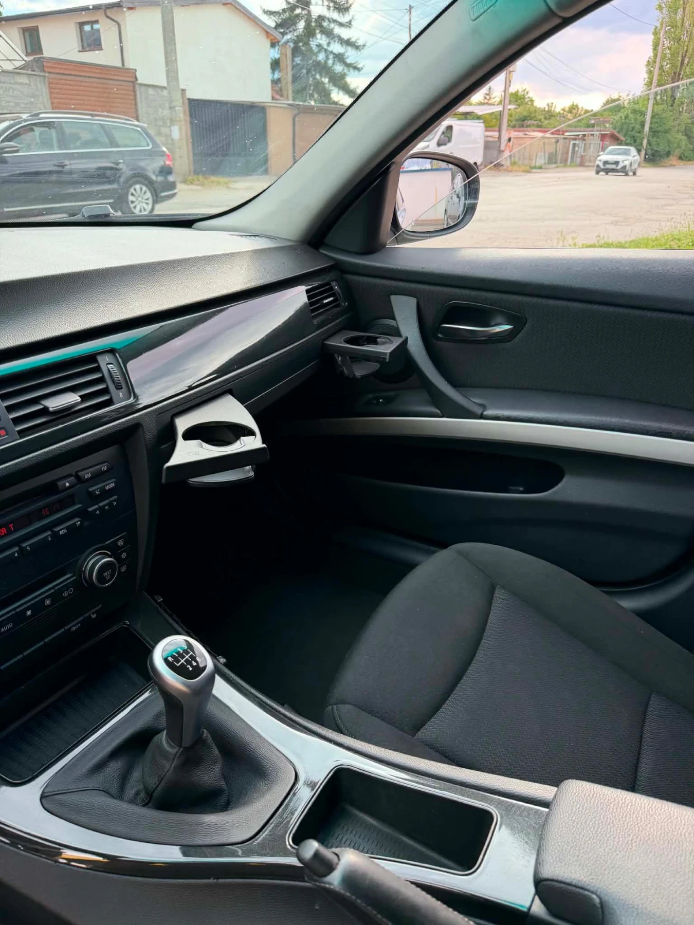 BMW 320 i, снимка 12 - Автомобили и джипове - 55412999