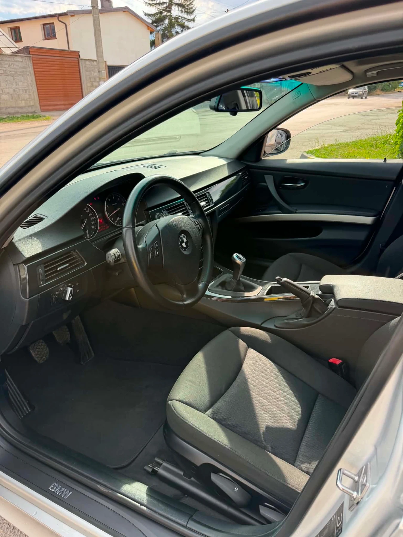 BMW 320 i, снимка 13 - Автомобили и джипове - 55412999