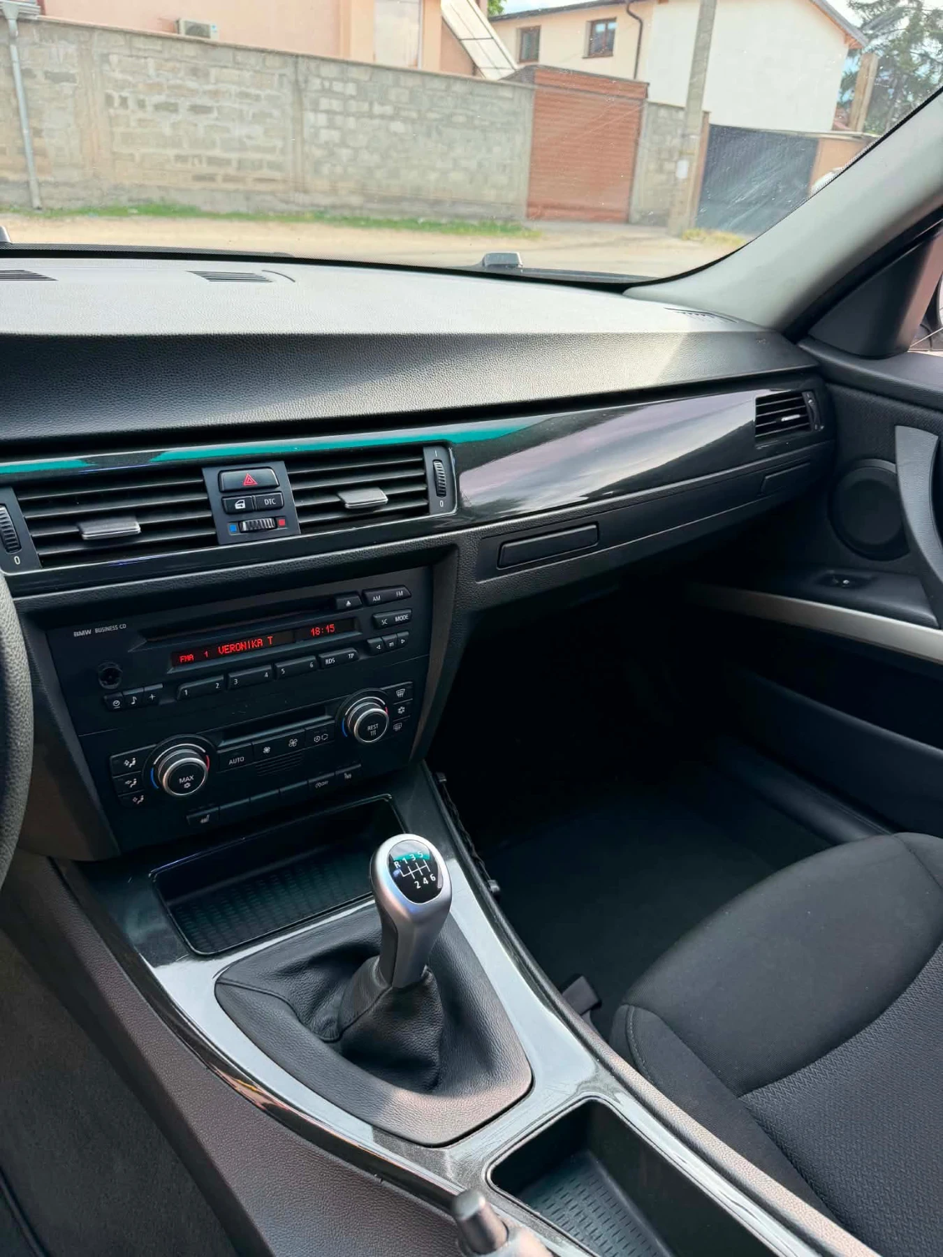 BMW 320 i, снимка 6 - Автомобили и джипове - 55412999