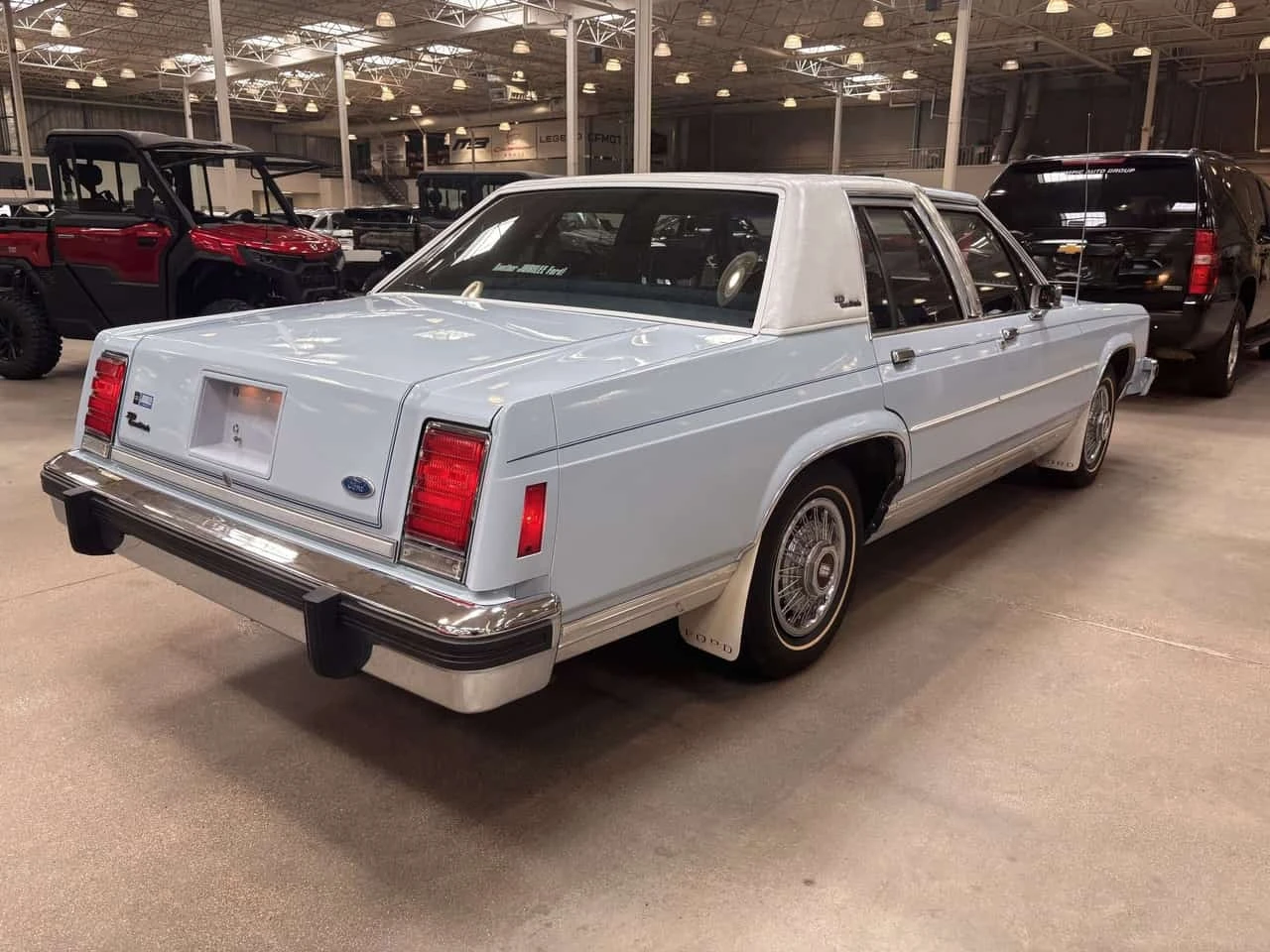 Ford Crown victoria * LIMITED * Фиксирана цена до България * , снимка 3 - Автомобили и джипове - 56213794