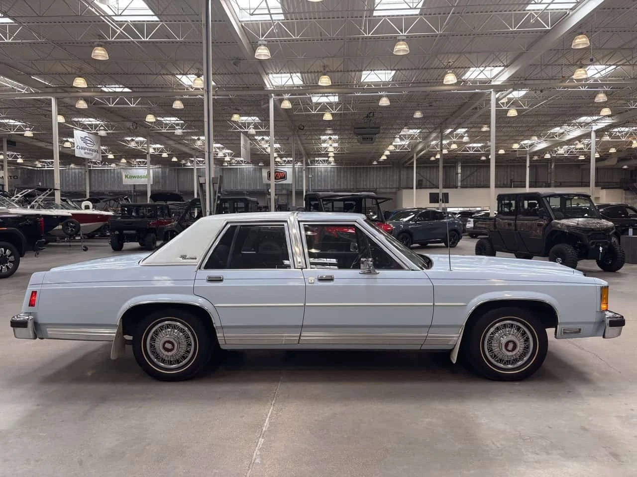 Ford Crown victoria * LIMITED * Фиксирана цена до България * , снимка 2 - Автомобили и джипове - 56213794