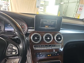 Mercedes-Benz GLC 300 4MATIC* Keyless* М.точка* Камери* Пано* Подгрев* , снимка 11