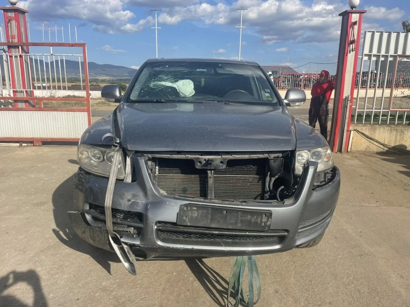 VW Touareg 2.5, снимка 3 - Автомобили и джипове - 42265964