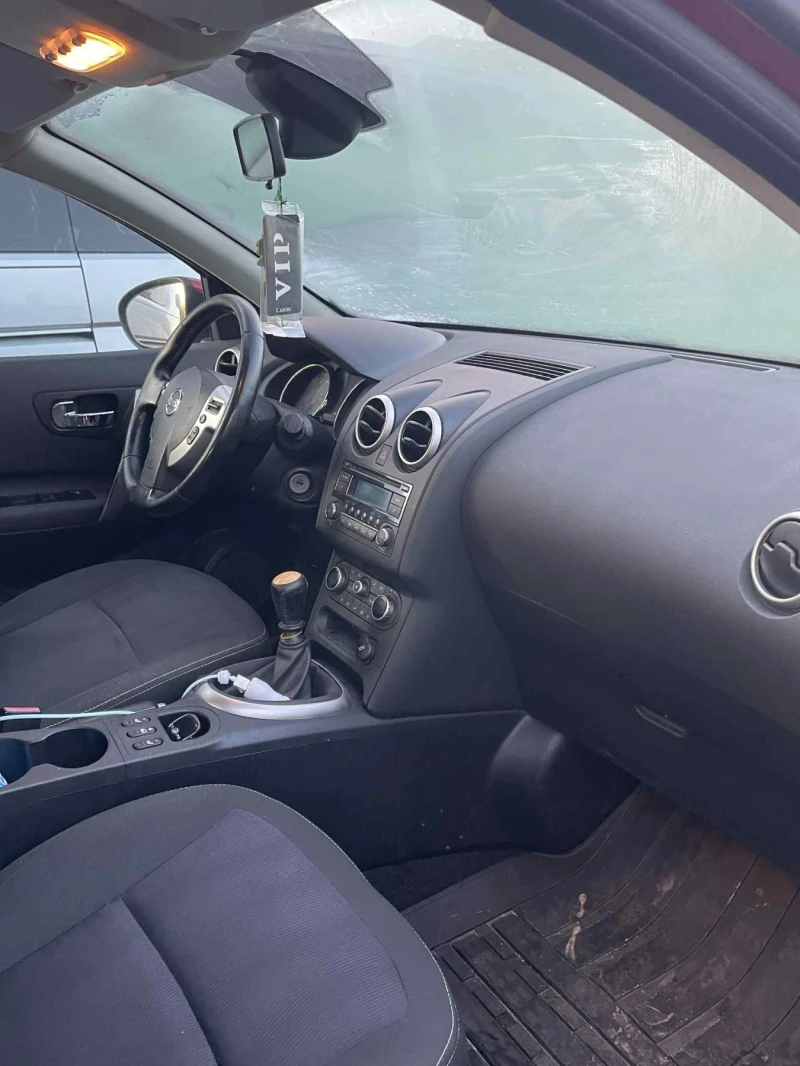 Nissan Qashqai, снимка 5 - Автомобили и джипове - 52367359