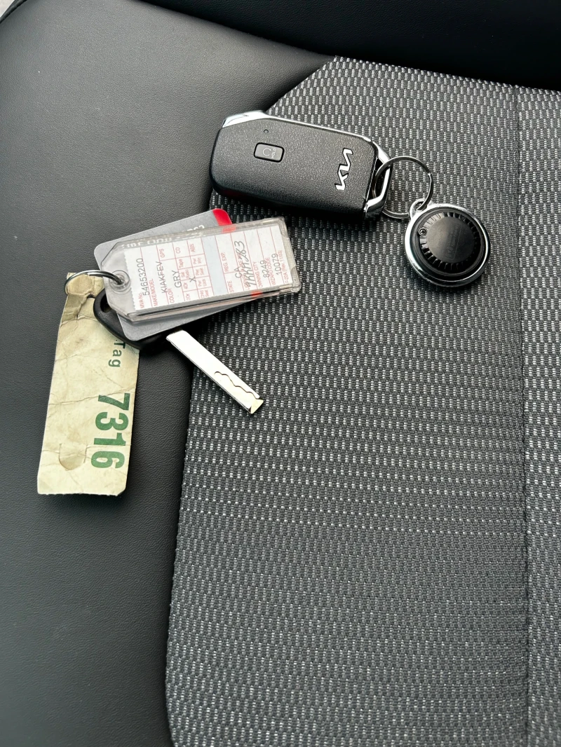 Kia Niro EV Wind, снимка 15 - Автомобили и джипове - 53056922