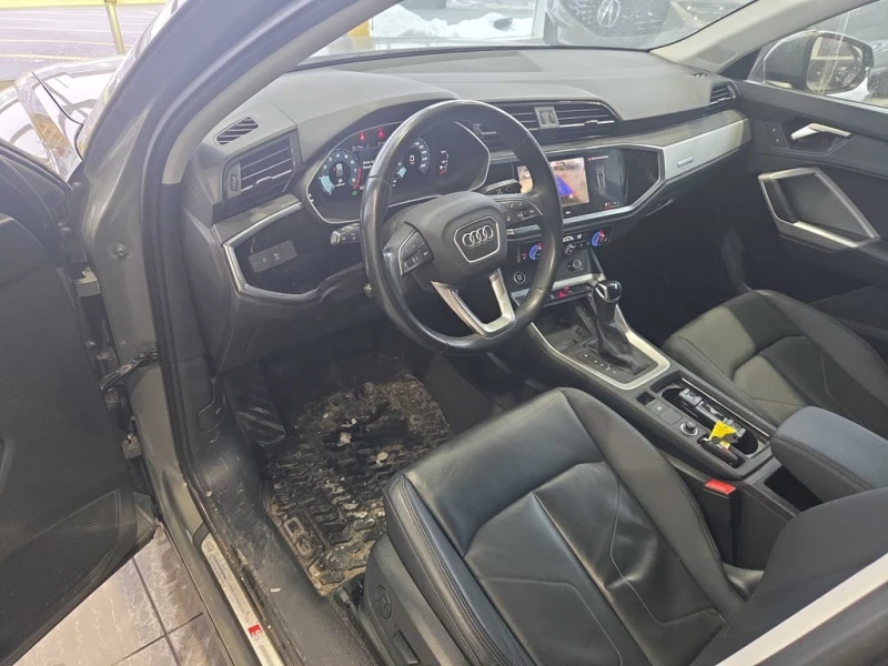 Audi Q3 / Komfort / AWD (quattro) / S-Line / ПАНОРАМА /, снимка 5 - Автомобили и джипове - 53341318