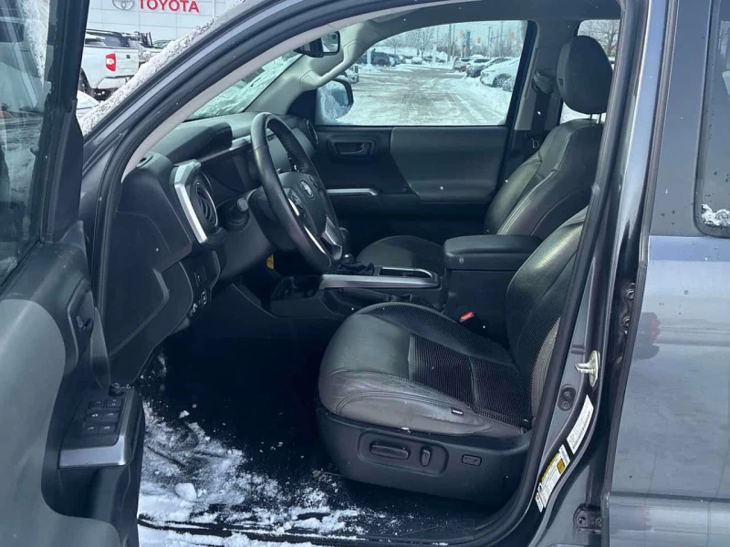 Toyota Tacoma 4x4 Double Cab/Кожа/Нави/Подгрев/Клип, снимка 6 - Автомобили и джипове - 53562609