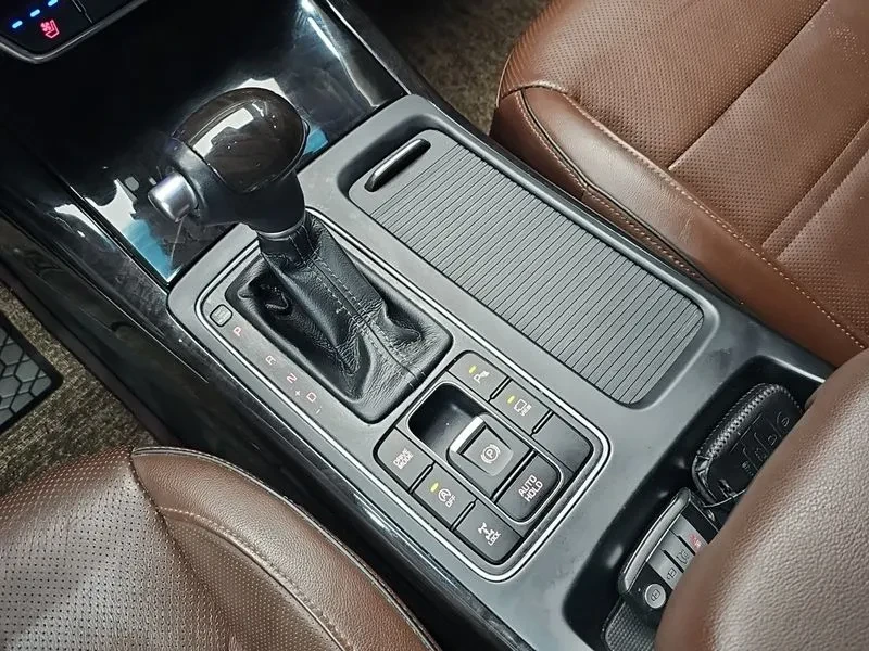 Kia Sorento Diesel 2.2 4Wd Noblesse Special, снимка 8 - Автомобили и джипове - 56268652