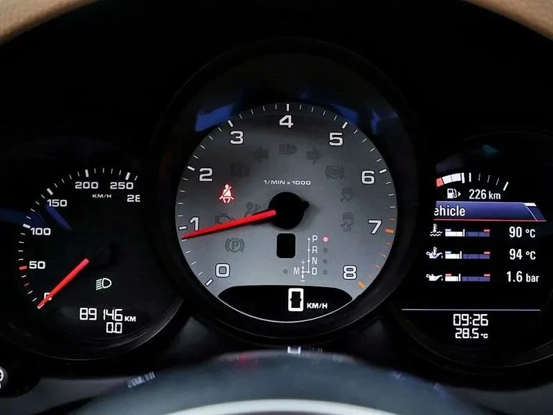 Porsche Macan, снимка 9 - Автомобили и джипове - 56690379